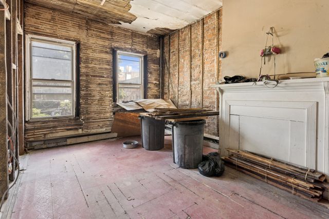 285 WINTHROP Street, New York City, NY 11225