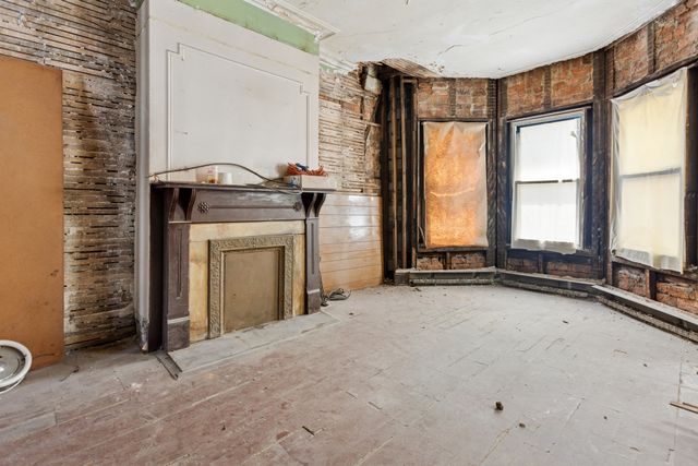 285 WINTHROP Street, New York City, NY 11225