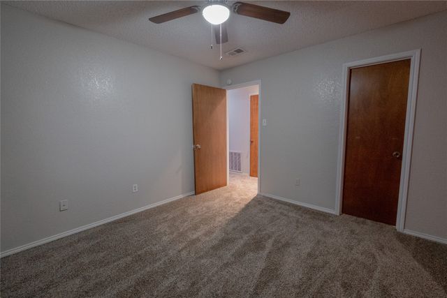 675 Harbor Drive N C, Azle, TX 76020