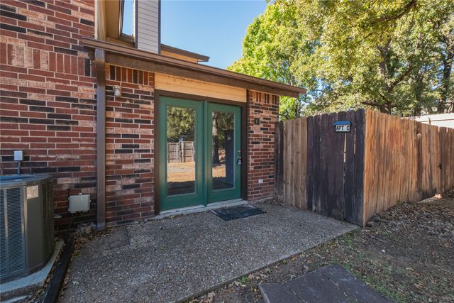 675 Harbor Drive N C, Azle, TX 76020