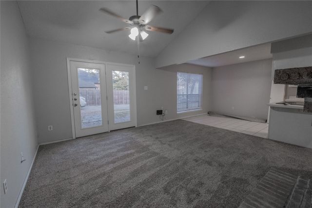 675 Harbor Drive N C, Azle, TX 76020