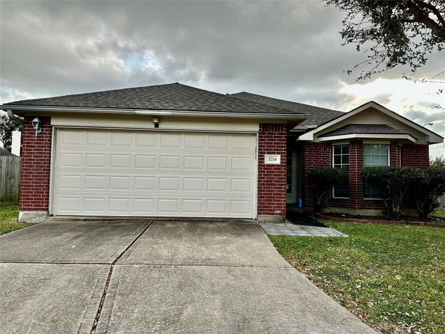 3718 Winmont Court, Houston, TX 77082