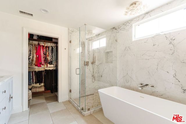 1619 Artesia Boulevard A, Manhattan Beach, CA 90266