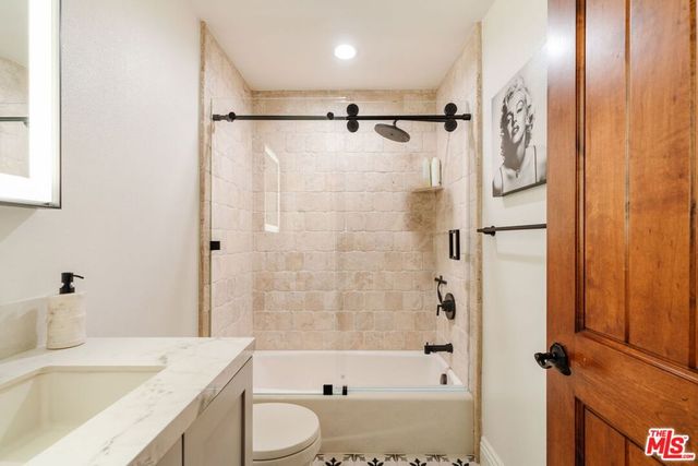 1619 Artesia Boulevard A, Manhattan Beach, CA 90266