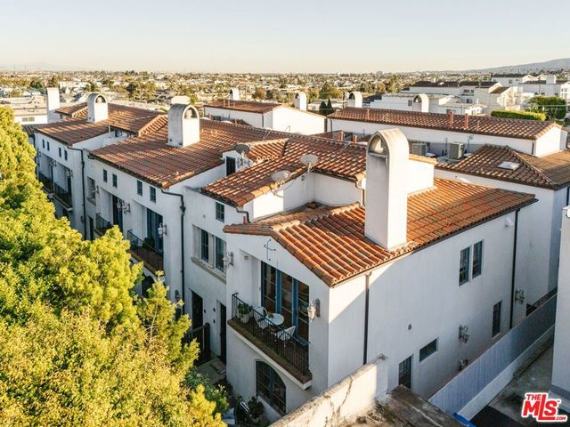 1619 Artesia Boulevard A, Manhattan Beach, CA 90266