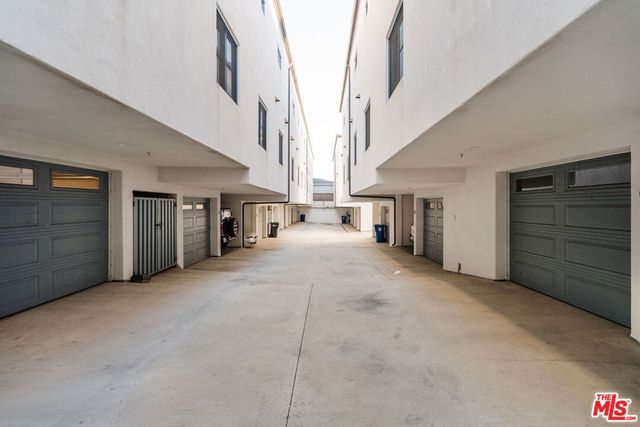 1619 Artesia Boulevard A, Manhattan Beach, CA 90266