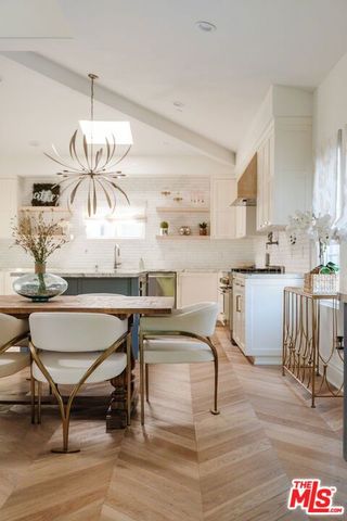 1619 Artesia Boulevard A, Manhattan Beach, CA 90266