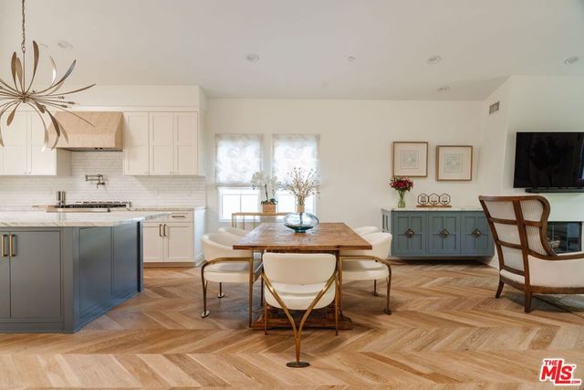 1619 Artesia Boulevard A, Manhattan Beach, CA 90266