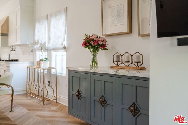 1619 Artesia Boulevard A, Manhattan Beach, CA 90266