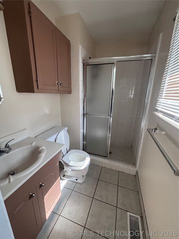 1025 N Hickory Place, Broken Arrow, OK 74012