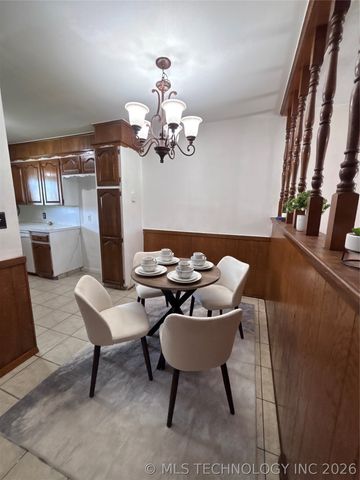 1025 N Hickory Place, Broken Arrow, OK 74012