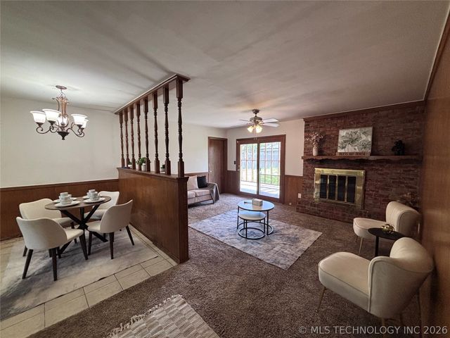 1025 N Hickory Place, Broken Arrow, OK 74012