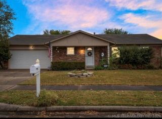 1025 N Hickory Place, Broken Arrow, OK 74012