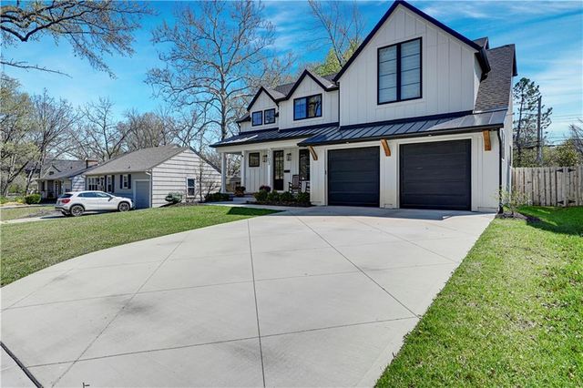 5203 W 71st Terrace, Prairie Village, KS 66208