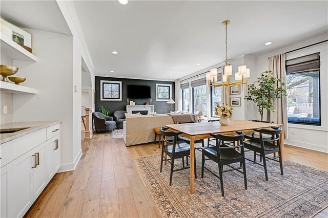 5203 W 71st Terrace, Prairie Village, KS 66208