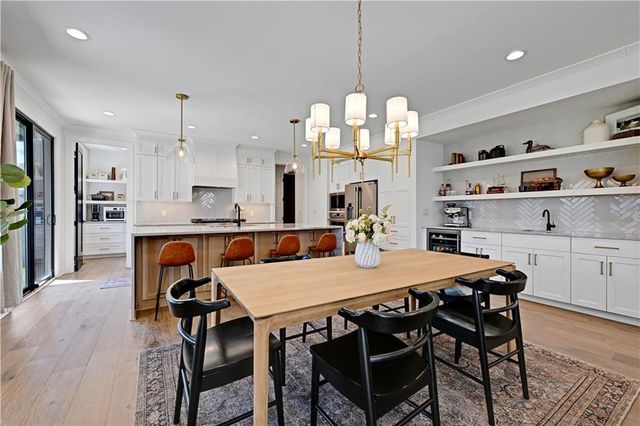 5203 W 71st Terrace, Prairie Village, KS 66208