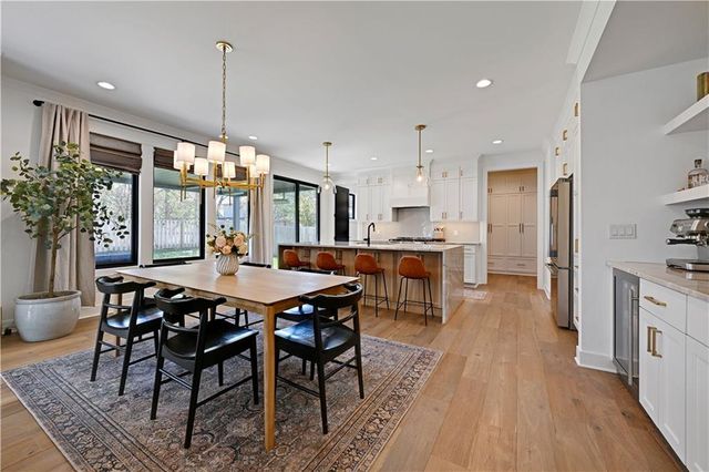 5203 W 71st Terrace, Prairie Village, KS 66208