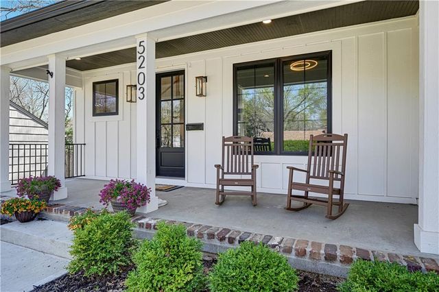 5203 W 71st Terrace, Prairie Village, KS 66208
