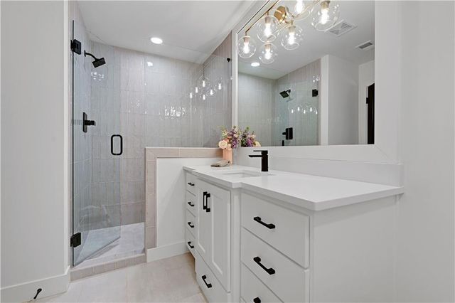 5203 W 71st Terrace, Prairie Village, KS 66208