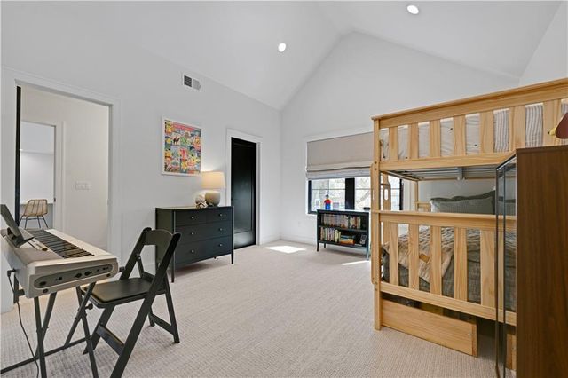 5203 W 71st Terrace, Prairie Village, KS 66208