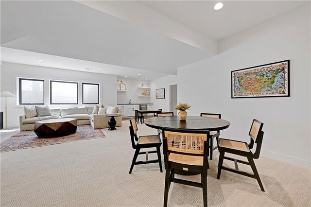 5203 W 71st Terrace, Prairie Village, KS 66208