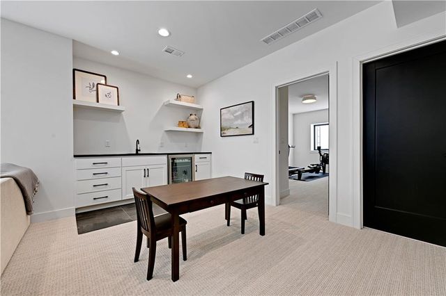 5203 W 71st Terrace, Prairie Village, KS 66208