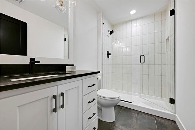 5203 W 71st Terrace, Prairie Village, KS 66208