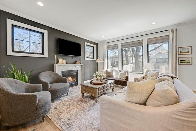 5203 W 71st Terrace, Prairie Village, KS 66208