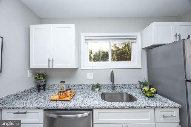 8615 MIDI AVE, Parkville, MD 21234