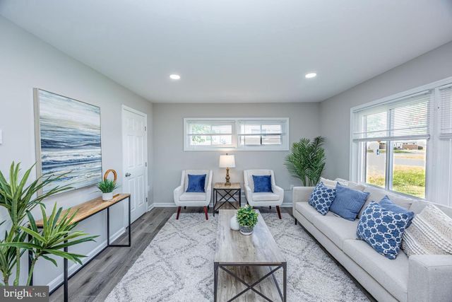 8615 MIDI AVE, Parkville, MD 21234