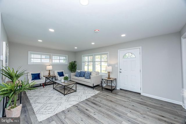 8615 MIDI AVE, Parkville, MD 21234