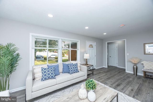 8615 MIDI AVE, Parkville, MD 21234