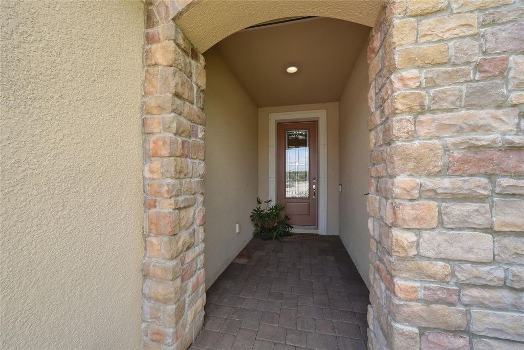 Image 3 of property listing at 13038 PRIMA DRIVE, Bradenton, FL 34211
