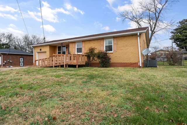 3070 Richmond Hill Dr, Nashville, TN 37207