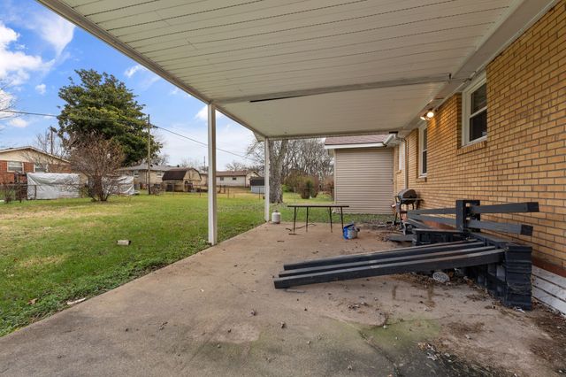 3070 Richmond Hill Dr, Nashville, TN 37207