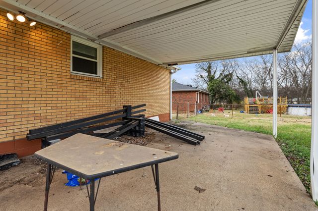 3070 Richmond Hill Dr, Nashville, TN 37207