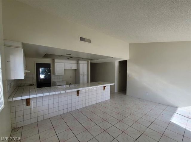 1673 Caliente Court, Las Vegas, NV 89119