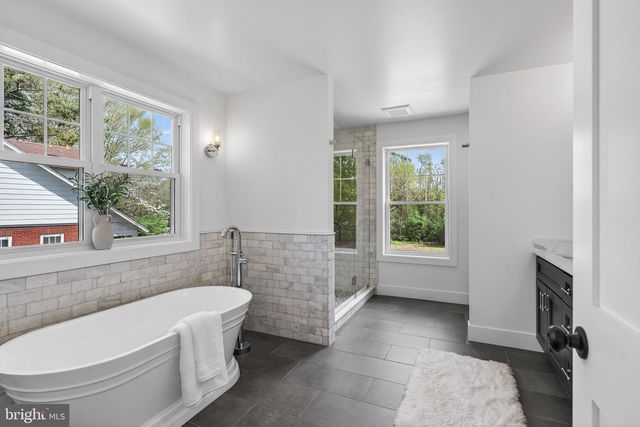 13 RHOADS LN, Media, PA 19063
