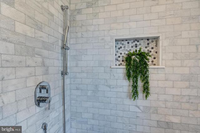 13 RHOADS LN, Media, PA 19063