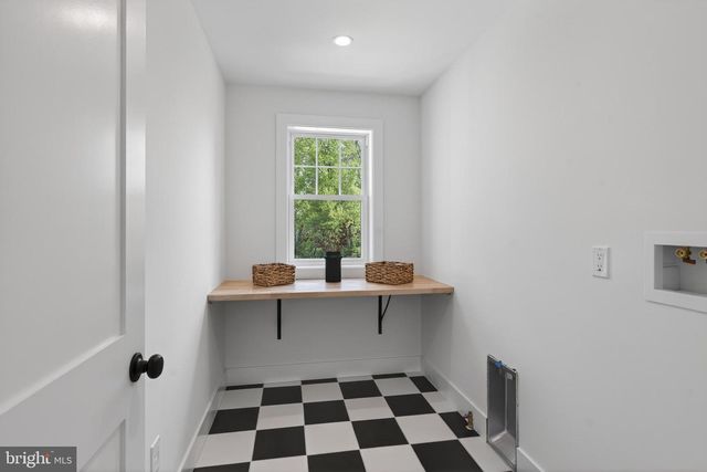 13 RHOADS LN, Media, PA 19063