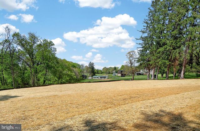 13 RHOADS LN, Media, PA 19063