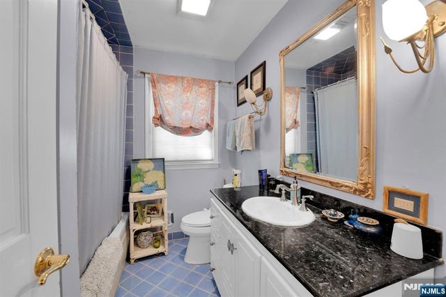 11 Dogwood Court, Mahwah, NJ 07430