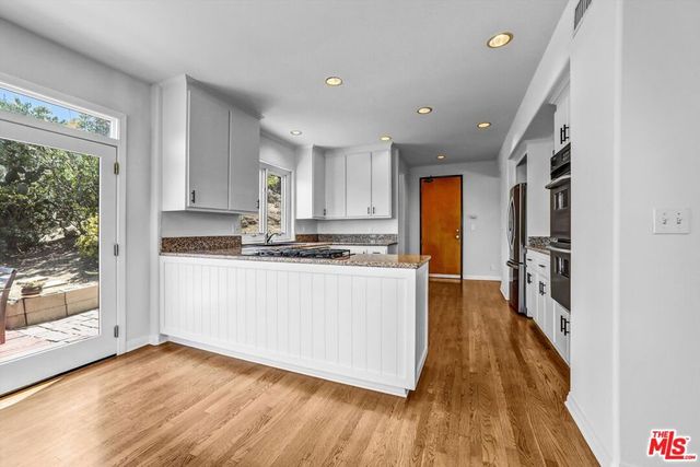 6852 Woody Trail, Los Angeles, CA 90068