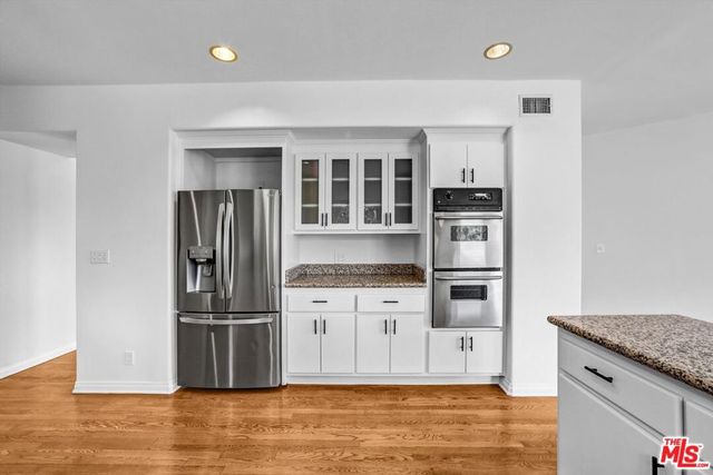 6852 Woody Trail, Los Angeles, CA 90068