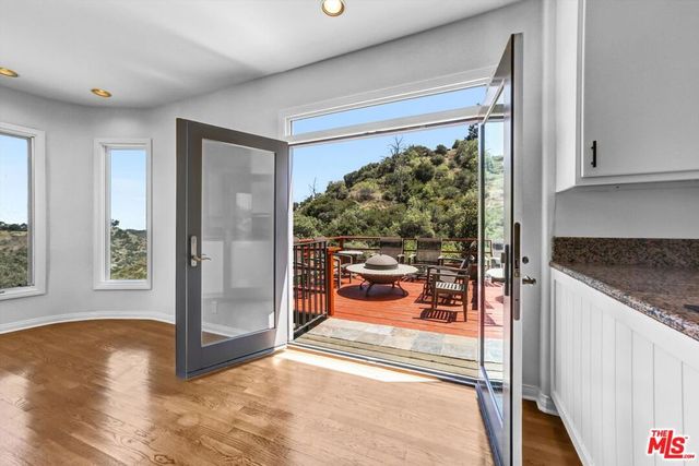 6852 Woody Trail, Los Angeles, CA 90068
