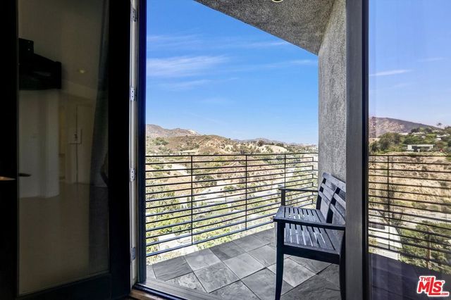 6852 Woody Trail, Los Angeles, CA 90068
