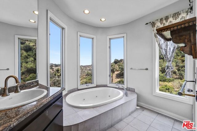 6852 Woody Trail, Los Angeles, CA 90068