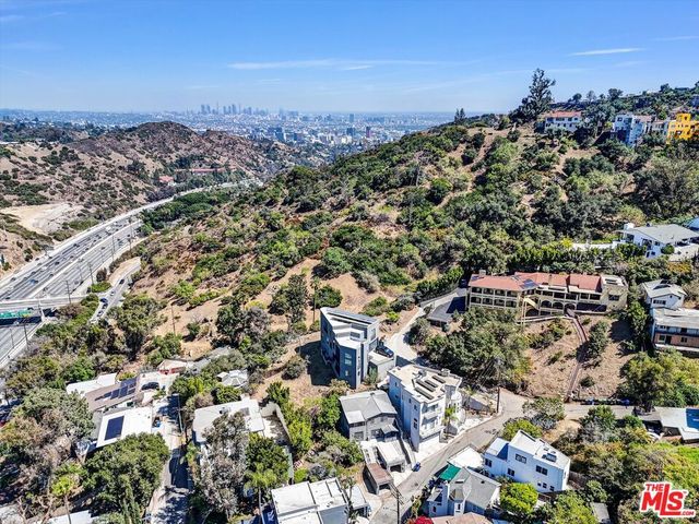 6852 Woody Trail, Los Angeles, CA 90068