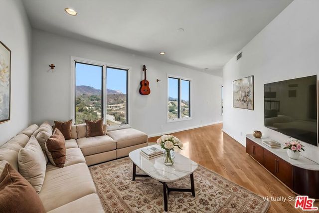 6852 Woody Trail, Los Angeles, CA 90068