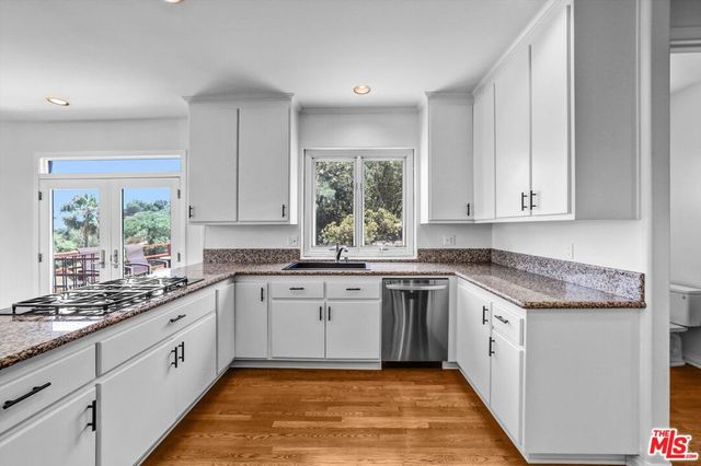6852 Woody Trail, Los Angeles, CA 90068
